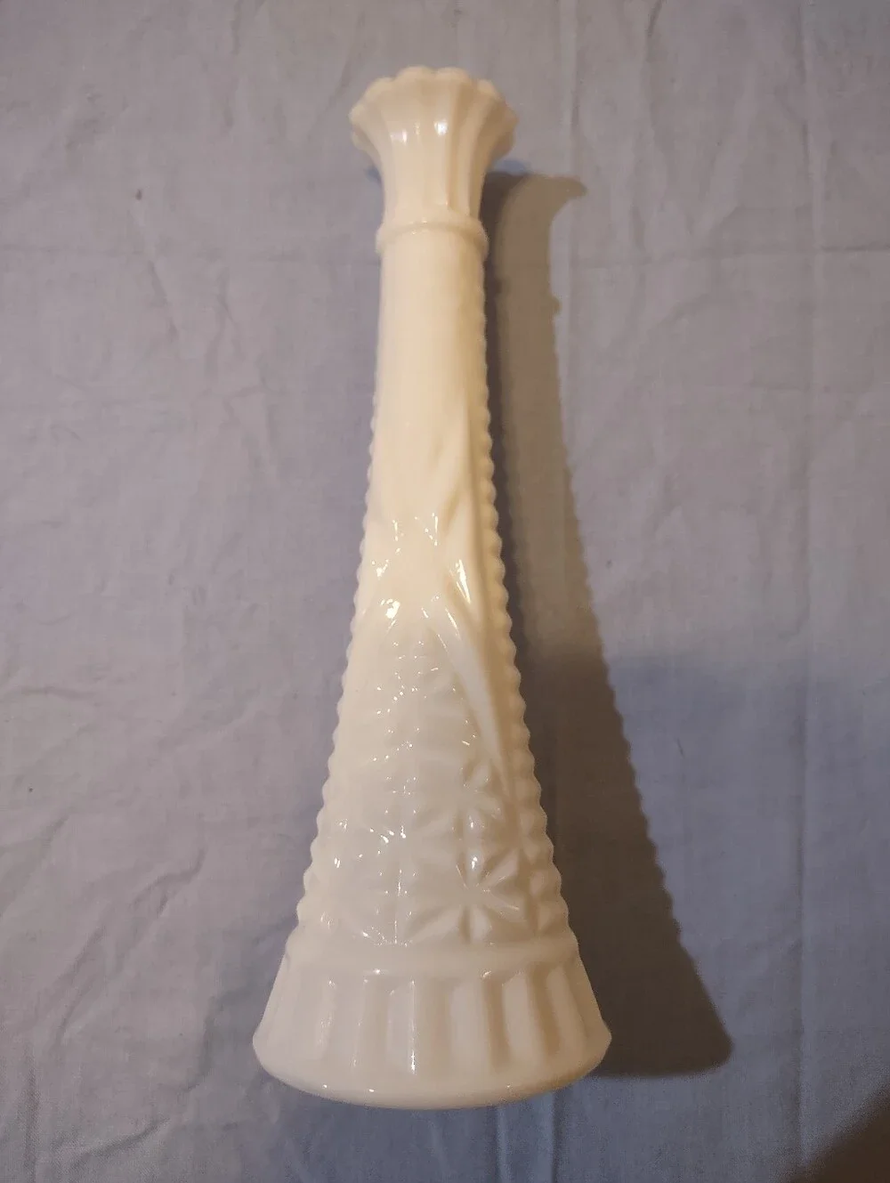 vintage Anchor Hocking milk glass bud vase Stars and Bars